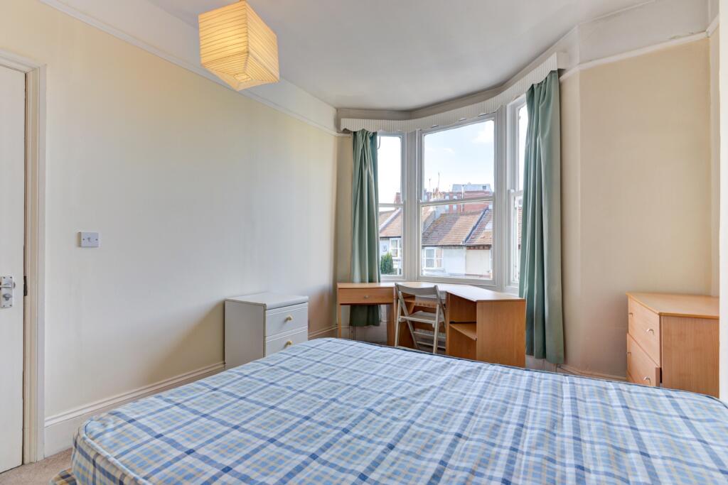 6 bedroom terraced house for rent