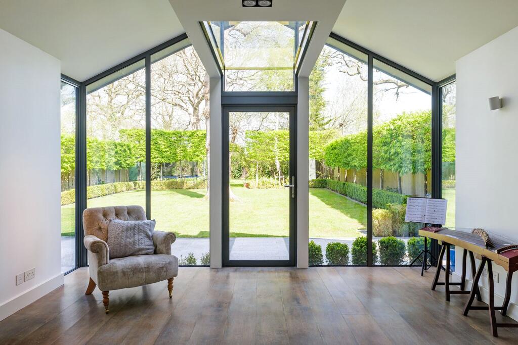 House in Guildford - View 2