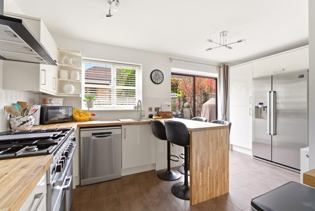 House in Dunstable, Central Bedfordshire - View 2