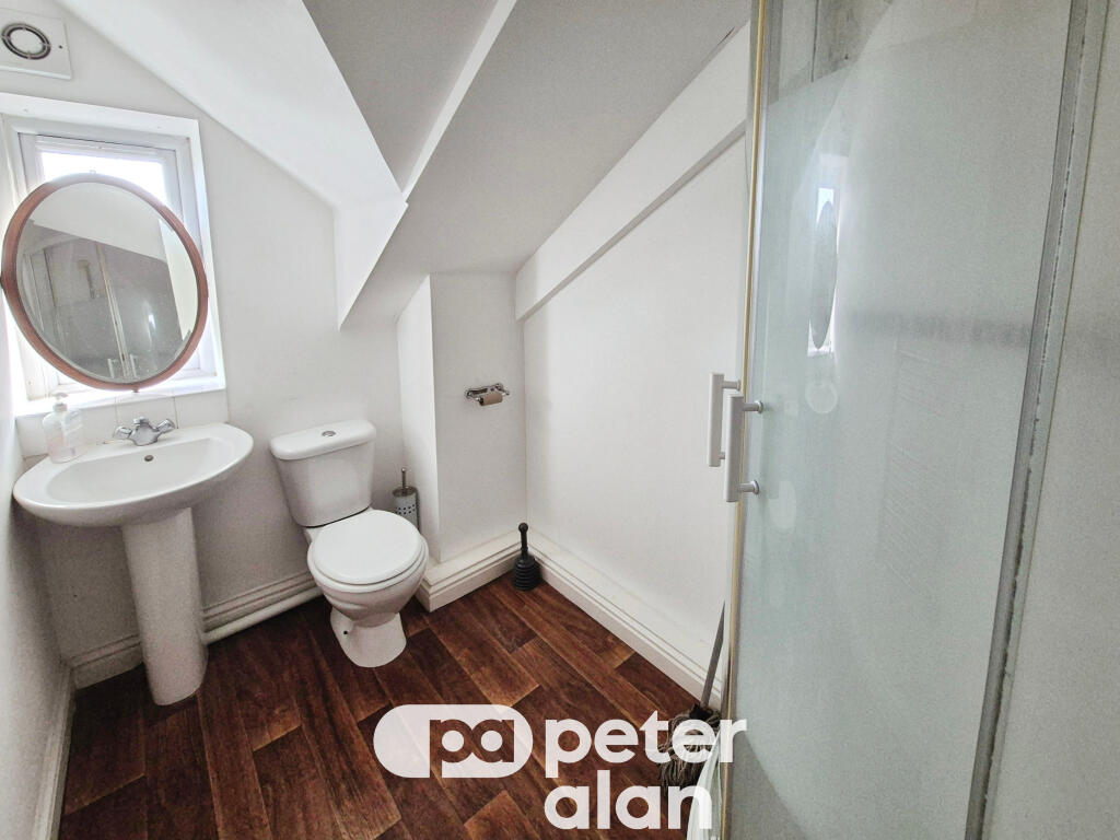 Apartment in Newport - More