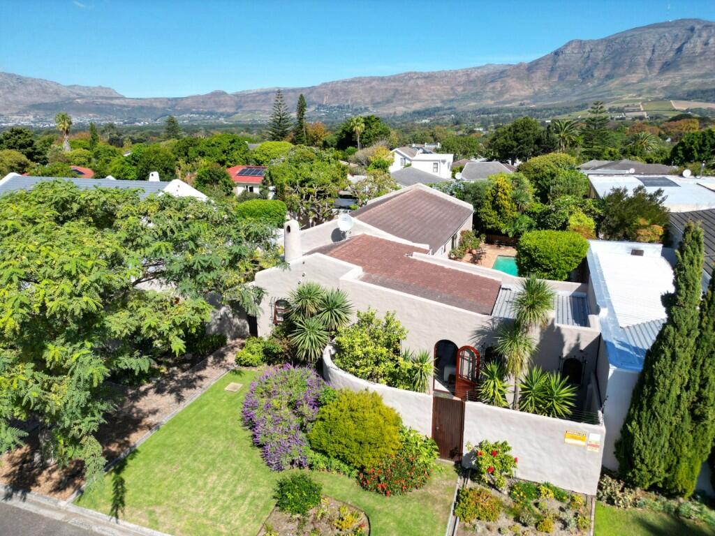 Main image of property: Bergvliet, Cape Town, Western Cape