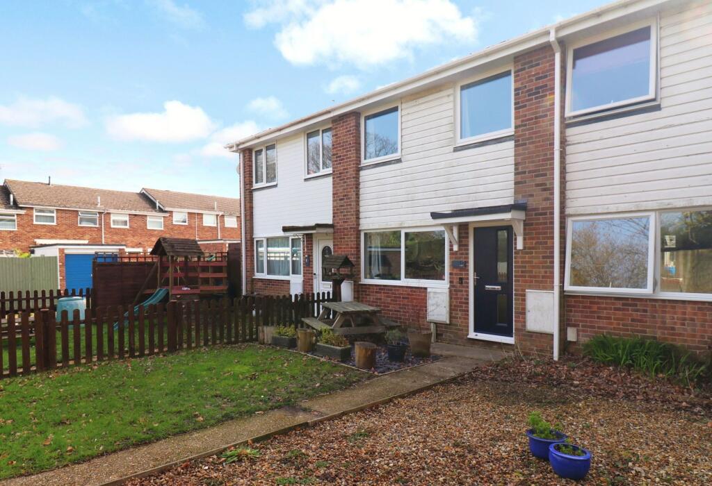 2-bed terraced on Cranbourne Park, Hedge End, SO30, £270,000
