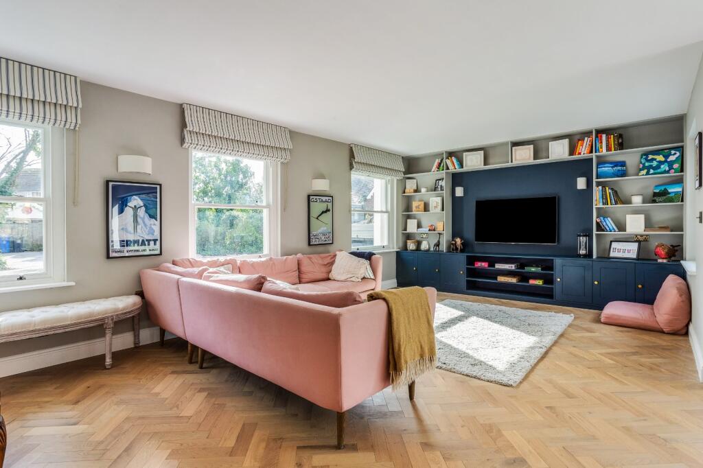 House in Datchet, Windsor and Maidenhead - More