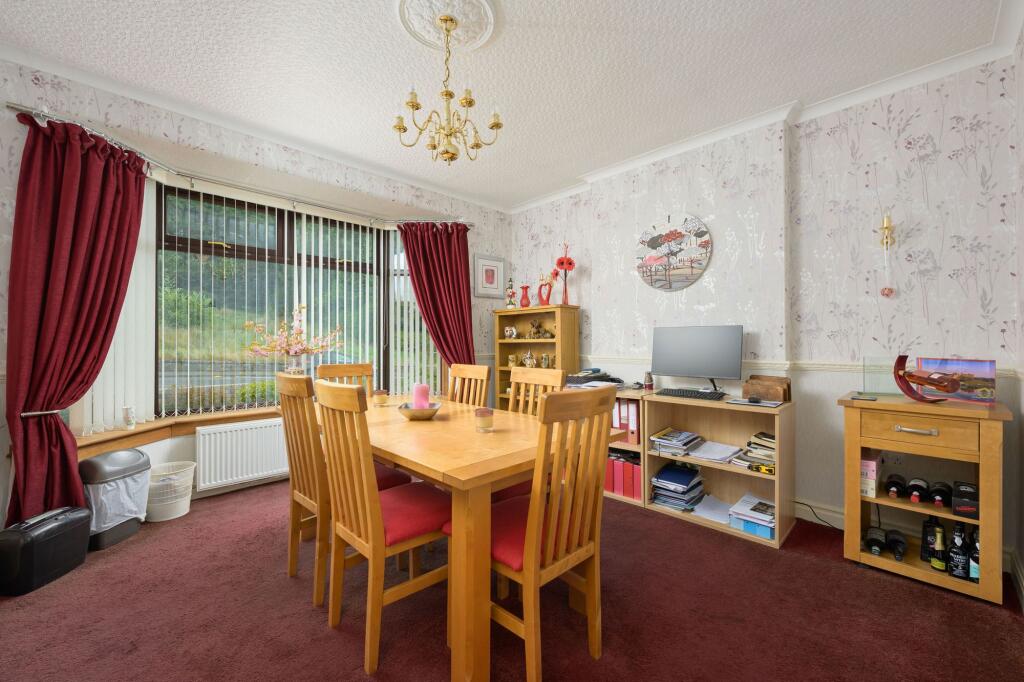 House in Falkirk, Callendar Park, Woodlands - View 5
