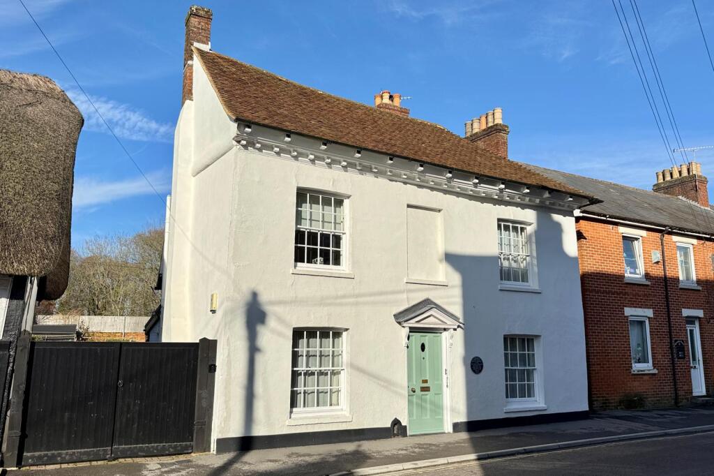 Main image of property: West Street, Ringwood Town Centre, BH24 1DZ