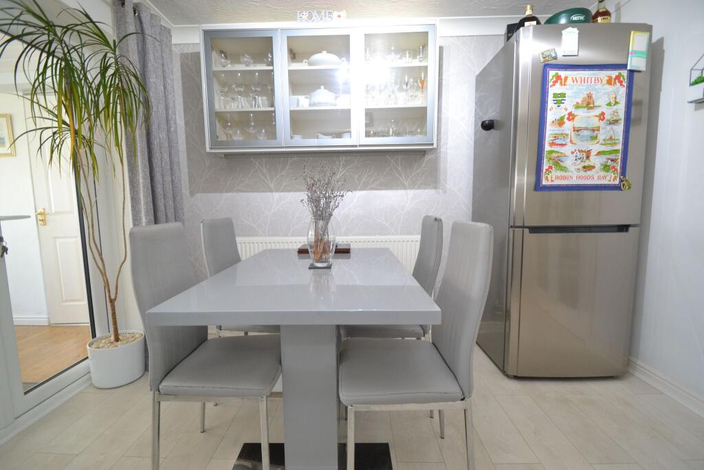 West Cote Drive, Thackley, – pohled 5