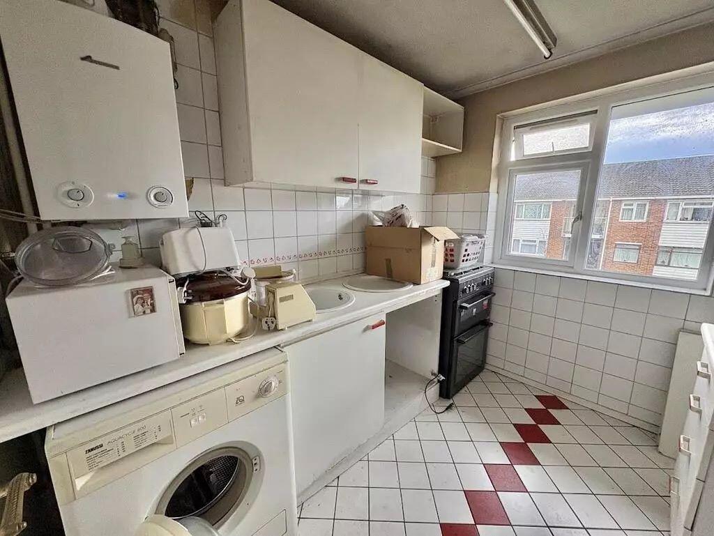 Apartment in London - More