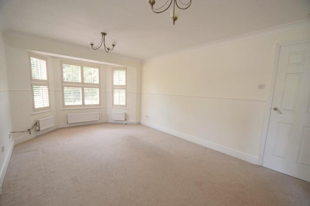 Apartment in Southampton - View 3