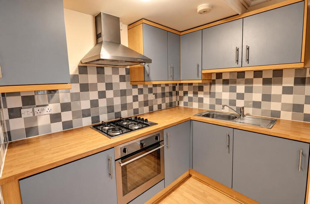 Apartment in Hemel Hempstead - View 3