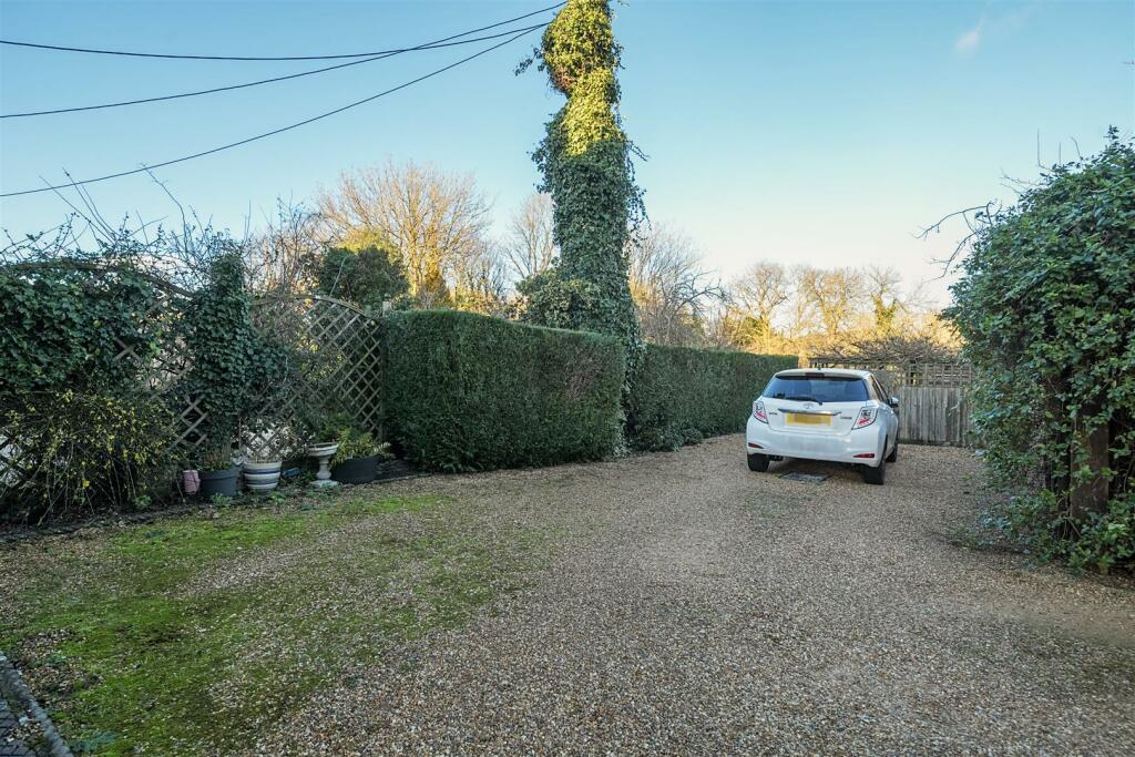 Bristol Road, Chippenham photo 2