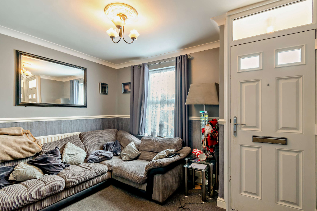 House in Chatham, Luton - View 2