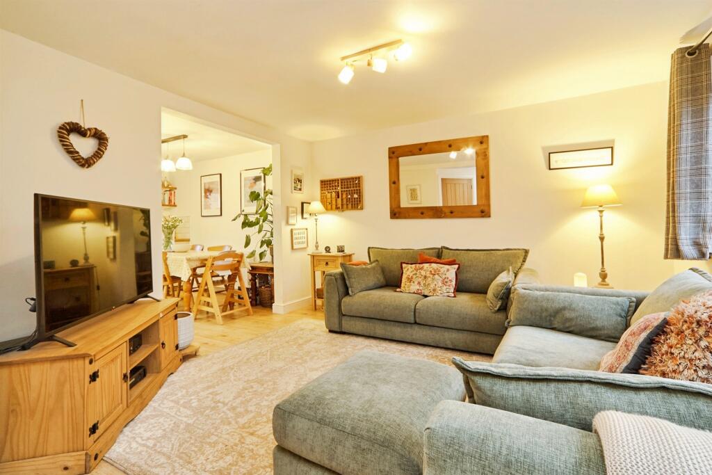 House in Bradford, West Yorkshire - View 3