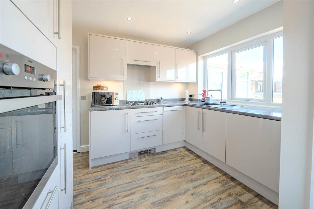 House in Leeds, Alwoodley - View 3