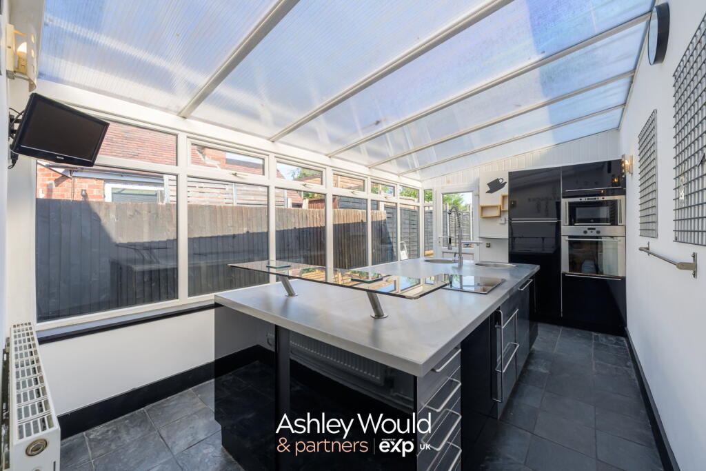 House in Dudley, West Midlands - View 4