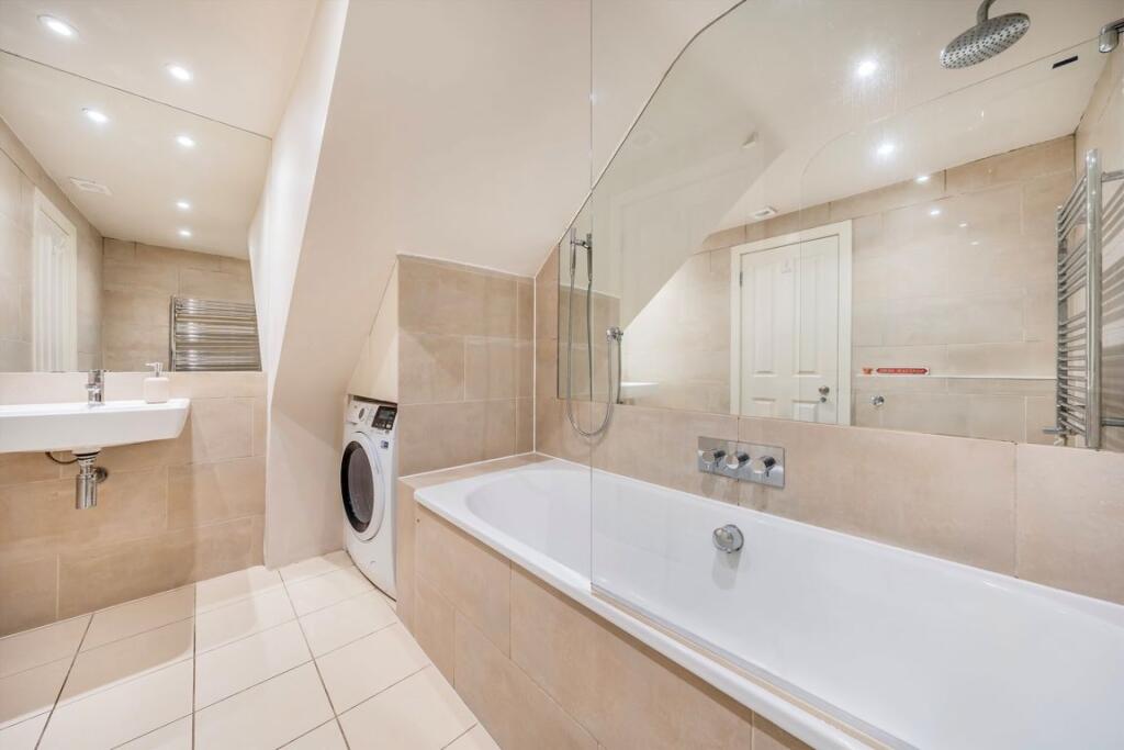 Apartment in London - View 5
