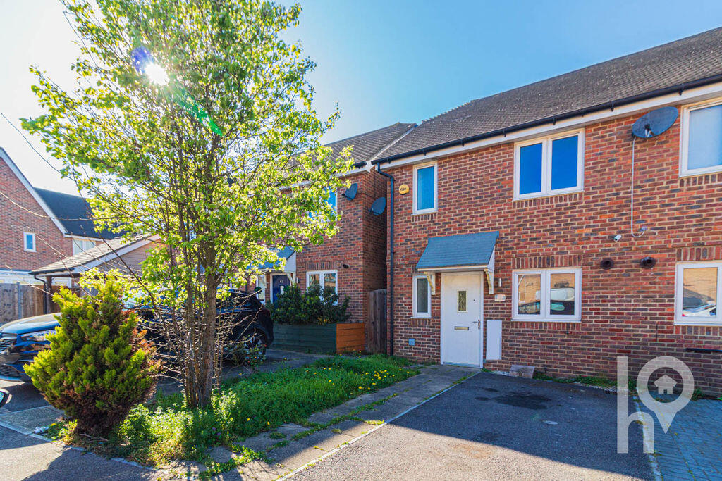 2-bed terraced on Buttercup Avenue, Minster, £240,000