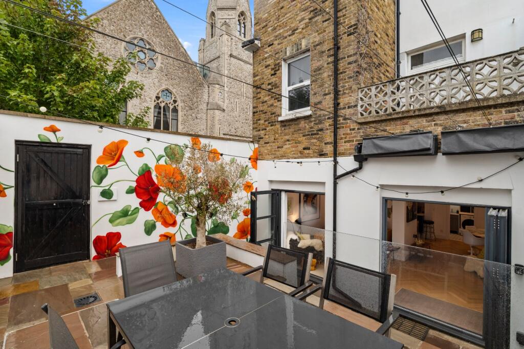 House in London - View 3