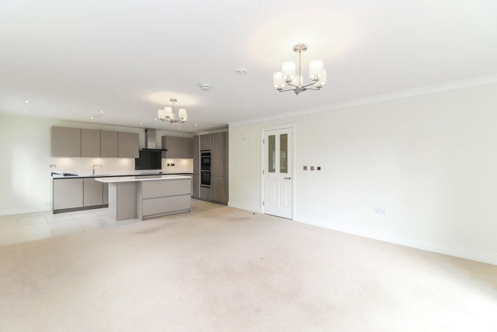 Apartment in Slough - View 4