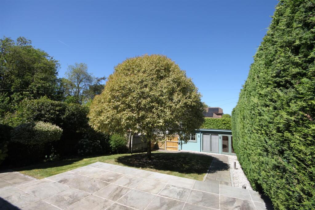 Main image of property: GUILDFORD ROAD, BOOKHAM, KT23