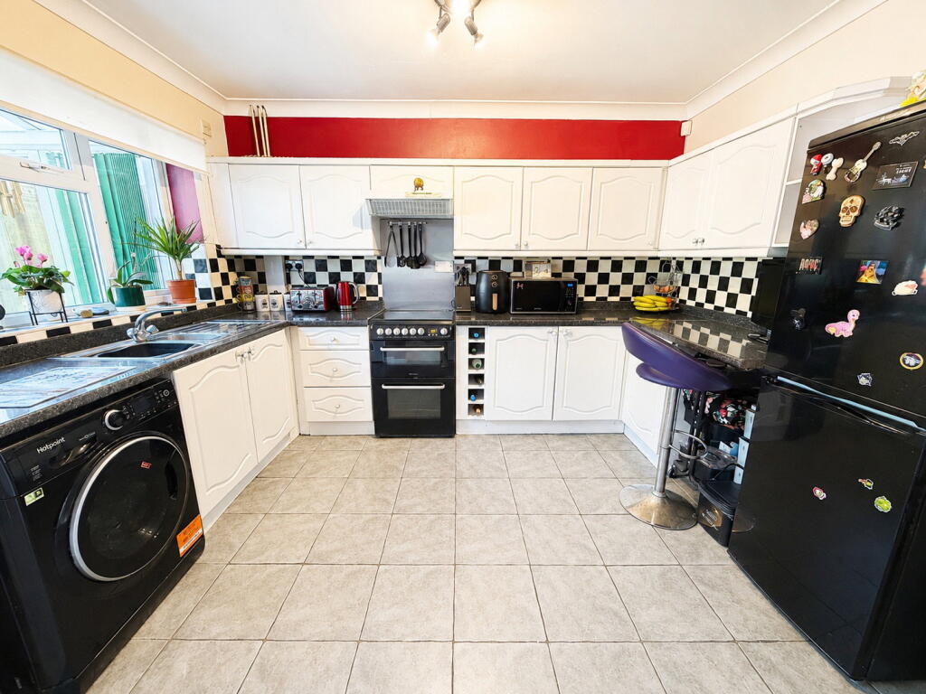 House in Dudley, West Midlands - View 5