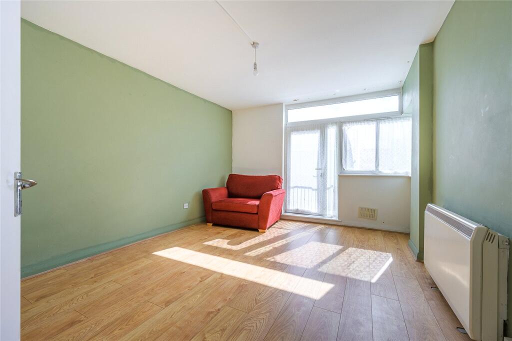 Apartment in Wolverhampton, West Midlands - View 3