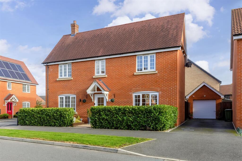 4-bed detached on Swallow Drive, Wymondham, NR18, £425,000
