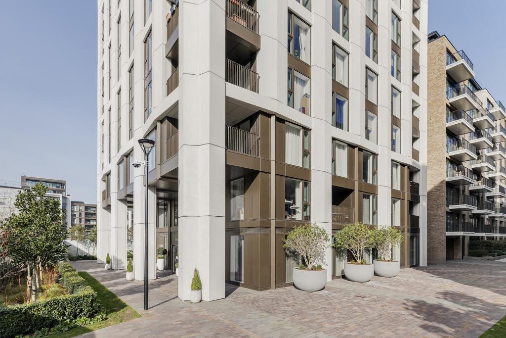 3-bed apartment on Kings Tower, Chelsea Creek, Chelsea, London, SW6, £2,500,000