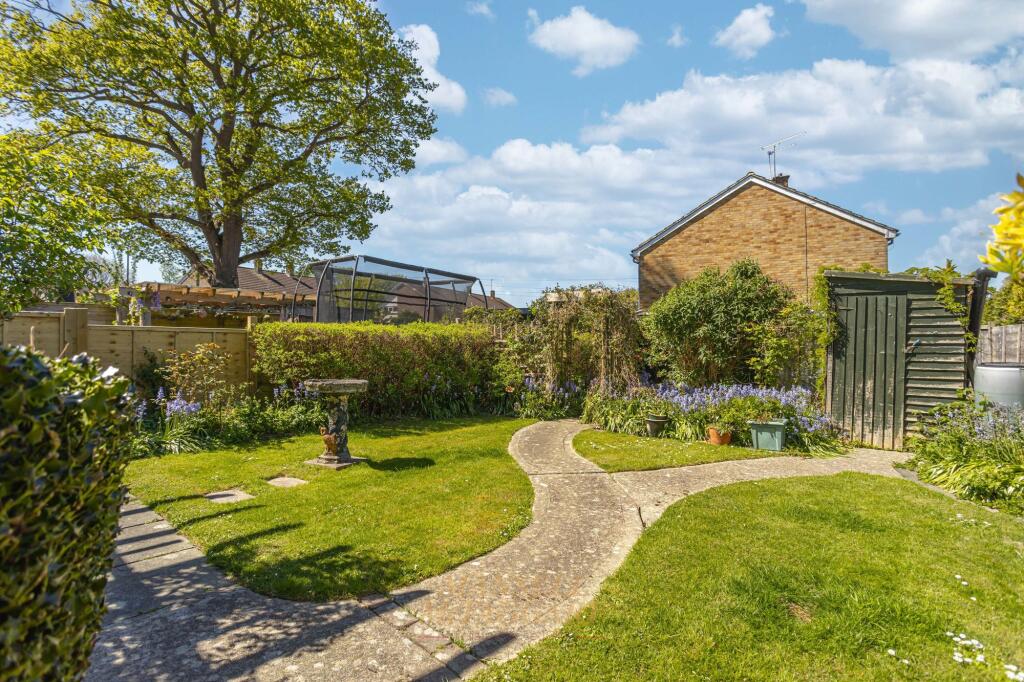 House in Crawley, Ifield - View 2