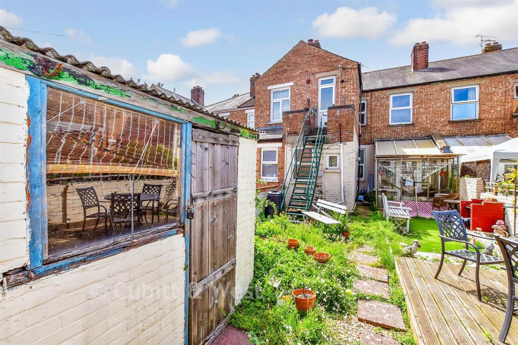 Laburnum Grove, North End, Portsmouth, Hampshire - View 4