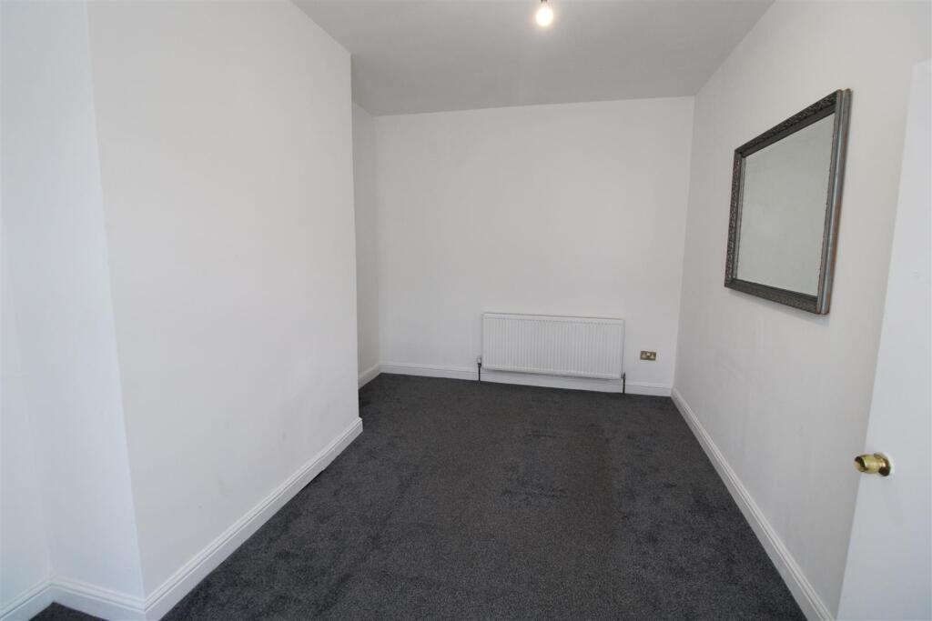 House in Kirklees, Stile Common, Primrose Hill - View 2