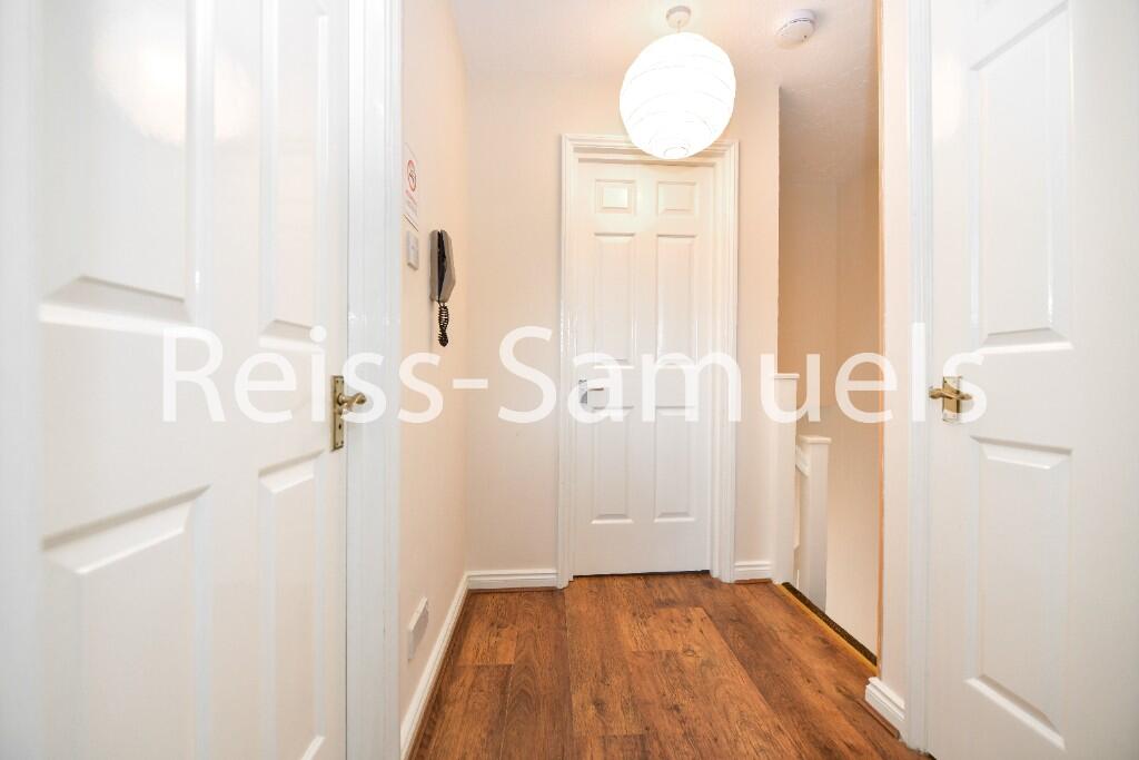 5 bedroom terraced house for rent