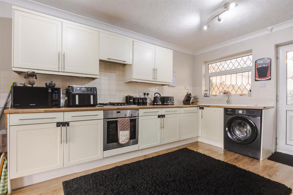 Caistor Avenue, Scunthorpe photo 2