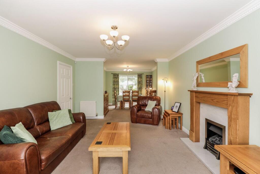 House in Leeds, Alwoodley Gates, Harewood - View 3