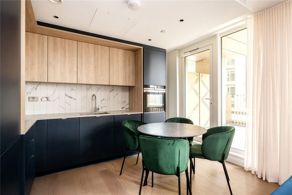 Apartment in London - View 5