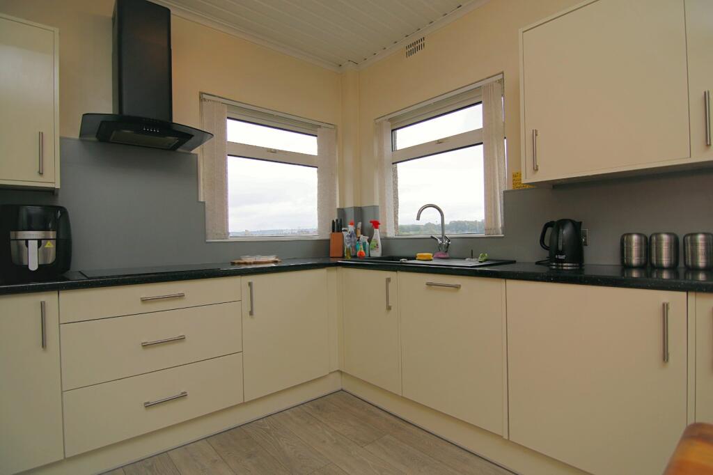 Kings Road, Bradford, West Yorkshire, BD2 photo 4