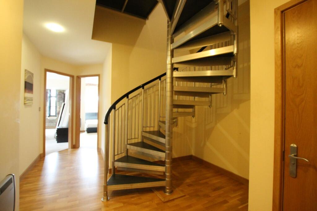 Apartment in Bradford, Shipley - View 3