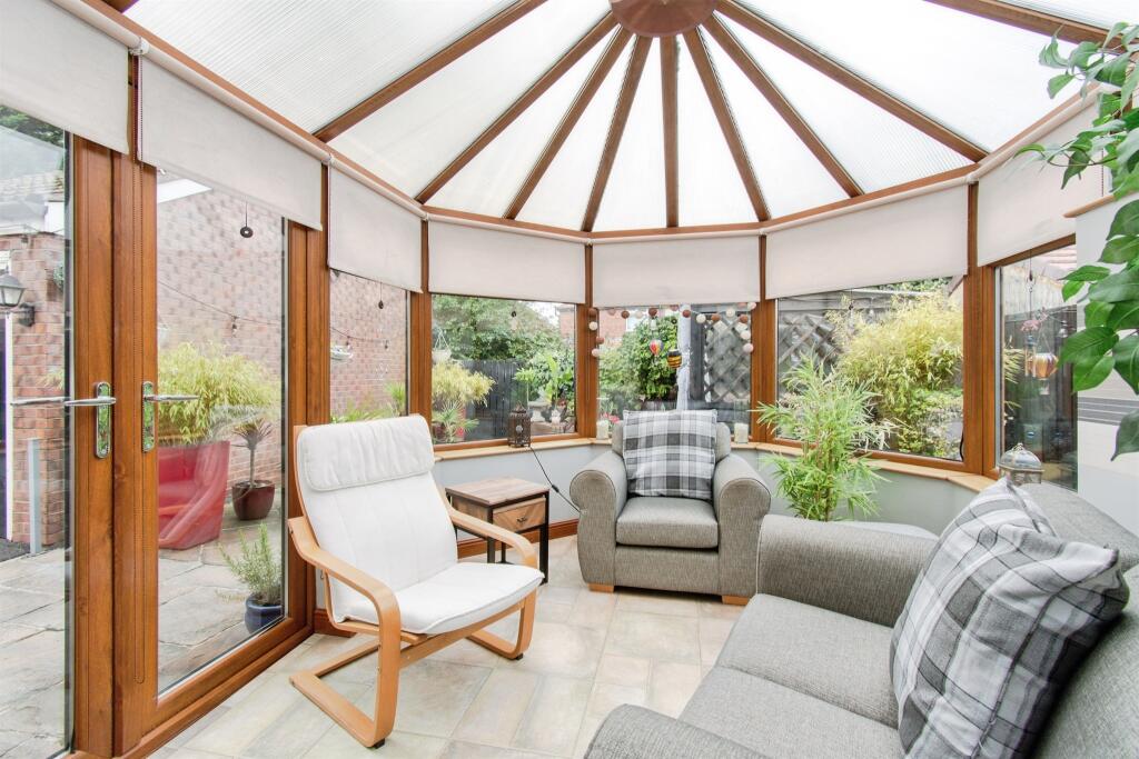 House in Wakefield, West Yorkshire - More