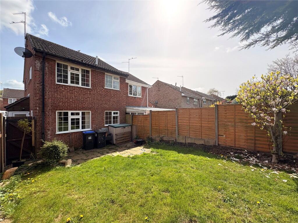House in Daventry, Headlands - View 2