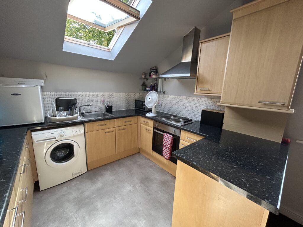 Leeds Road, Dewsbury, WF12 7QD photo 3
