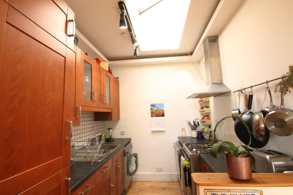 Apartment in London, Kilburn - View 5