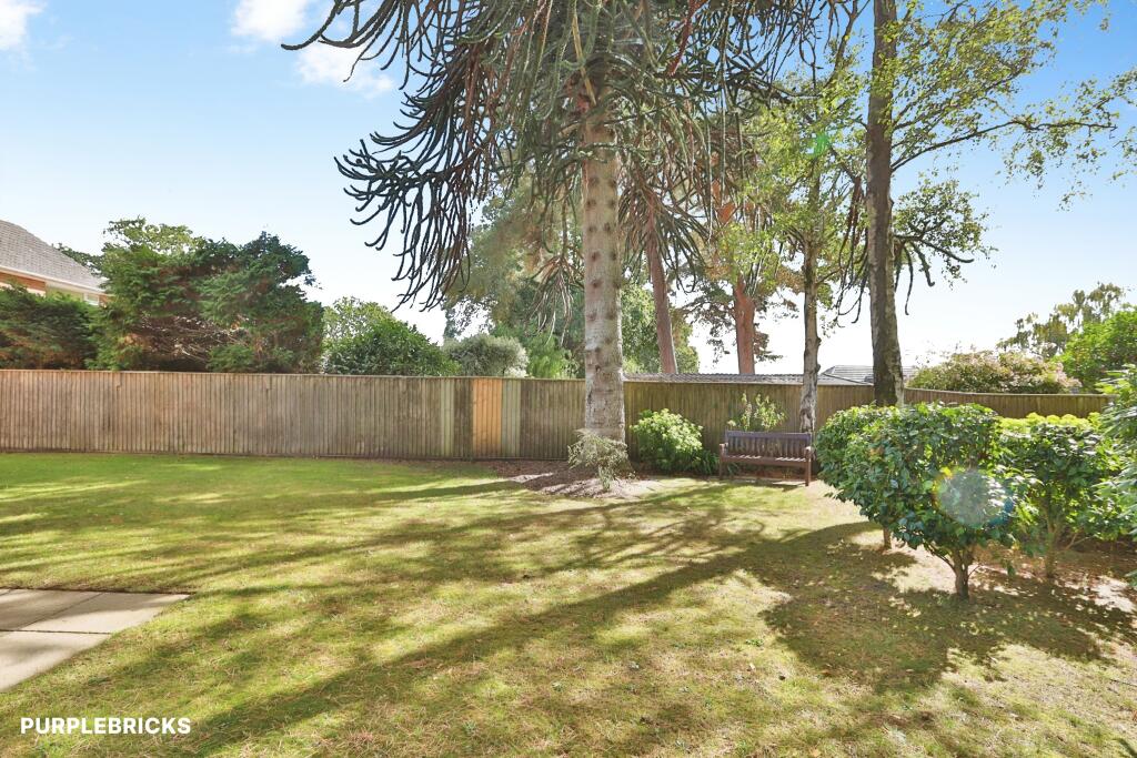 6 Wetherby Close, Broadstone, BH18 photo 4