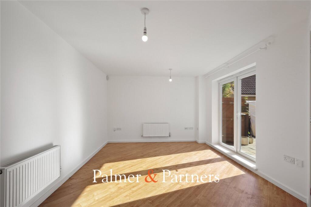 Talavera Crescent, Colchester, Essex, CO2 photo 3
