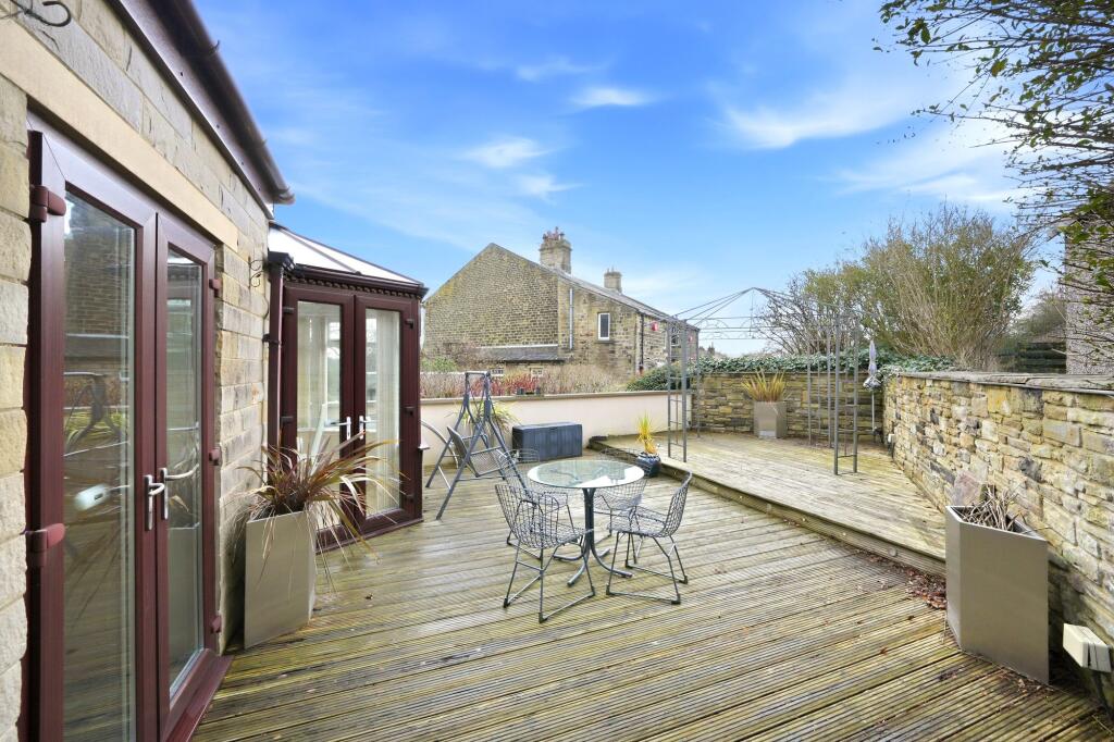 Reinwood Avenue, Huddersfield, HD3 photo 4