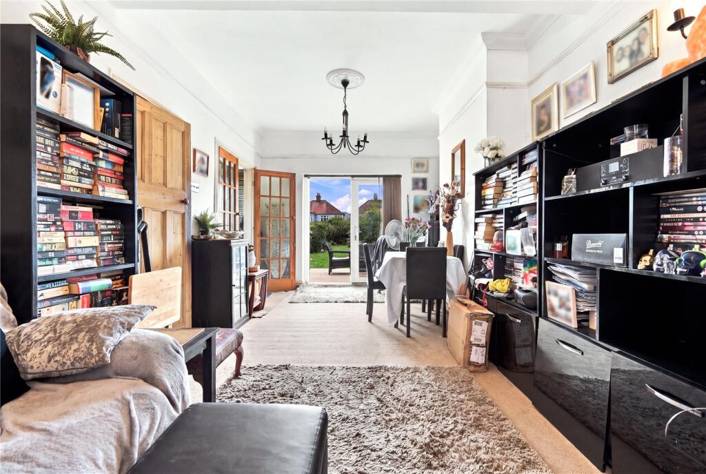 House in Southend-on-Sea - View 4