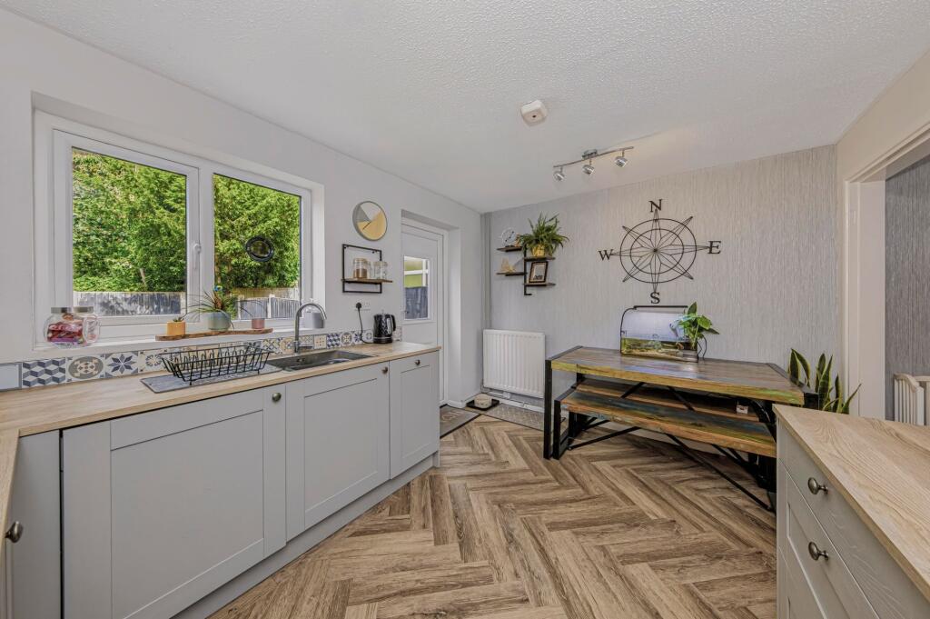 House in Stoke-on-Trent, New Park, Newstead - More
