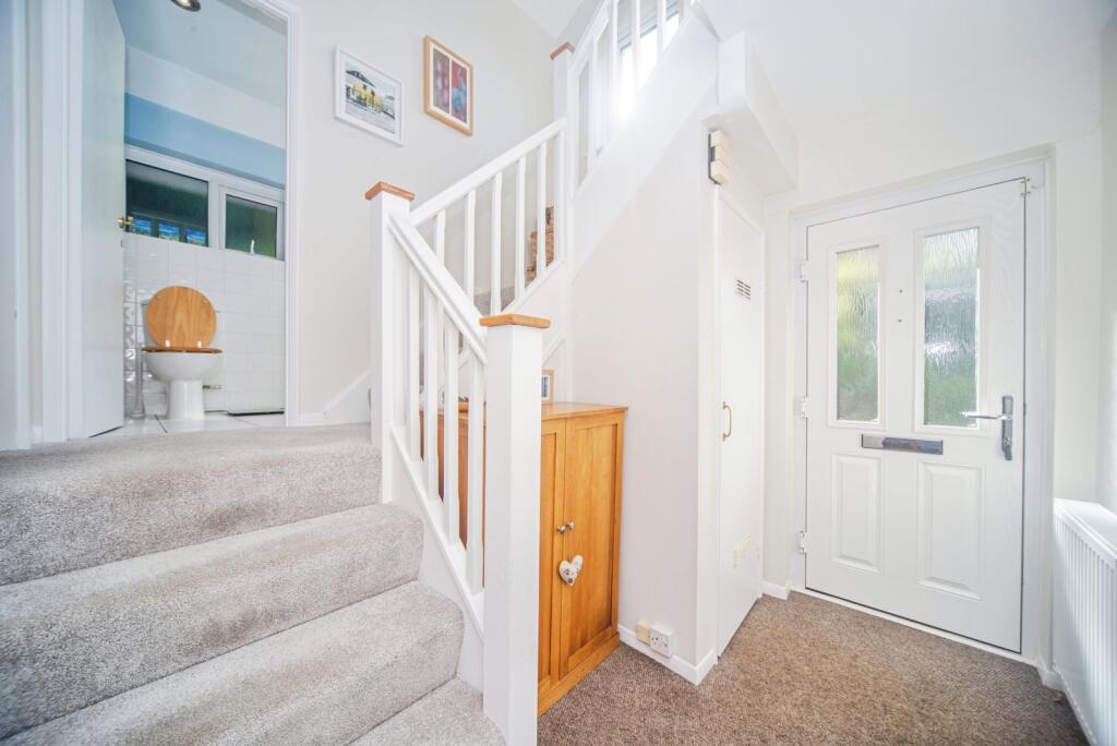 House in Southampton, Glen Eyre - More
