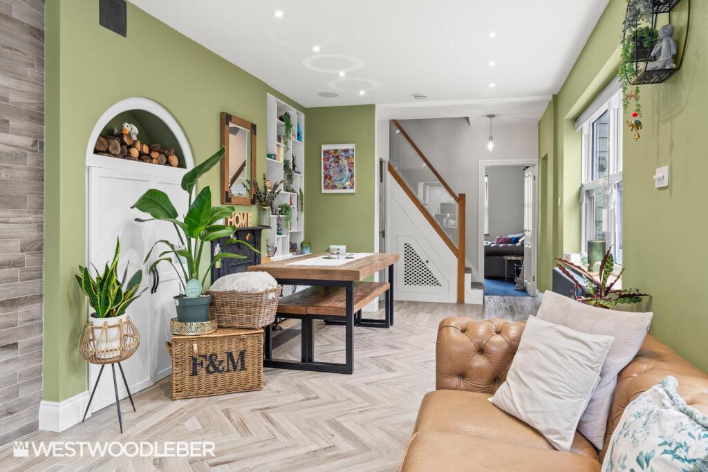 House in Ware, Kings Hill - View 4