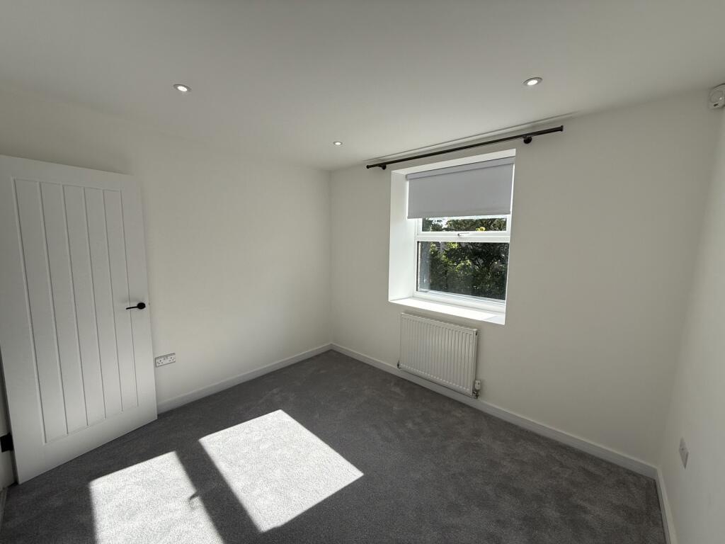 Apartment in Harrogate, Harlow - View 5