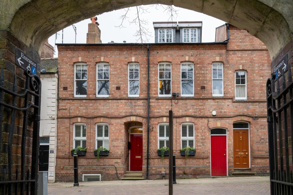 Main image of property: Castle Street, Warwick, Warwickshire, CV34