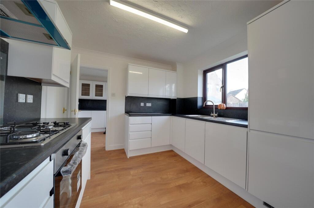 Charles Melrose Close, Mildenhall, Suffolk, IP28 photo 2